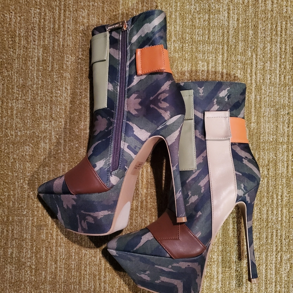 Ankle booties - Picture 5 of 6